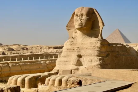 Tour to Giza Pyramids and Sphinx.