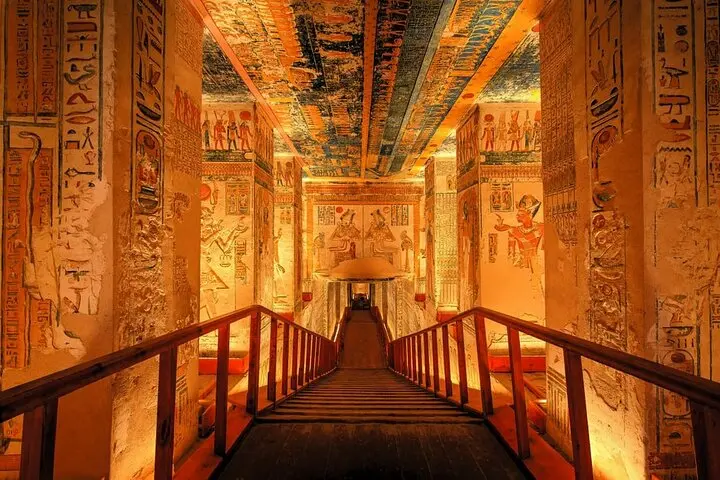 Day Tour from Cairo to Luxor By Plane