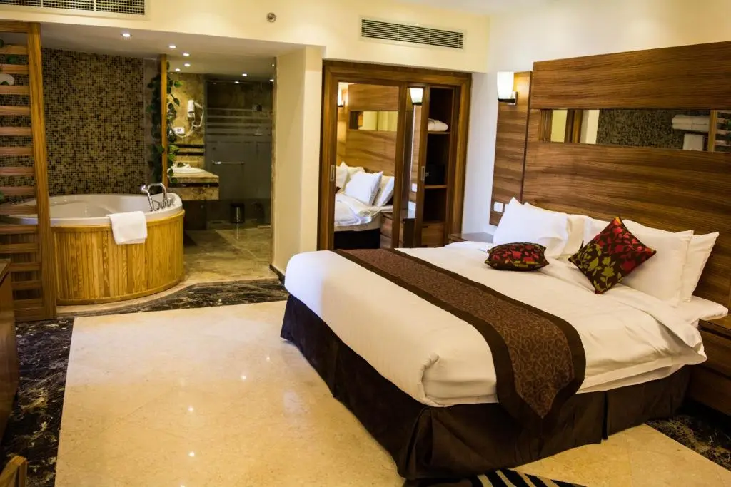 Suite with Spa Bath