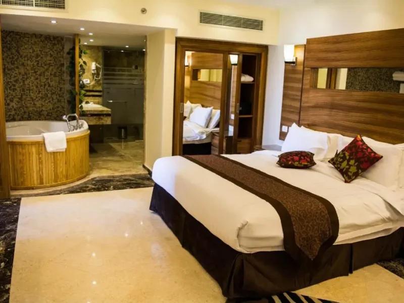 Suite with Spa Bath