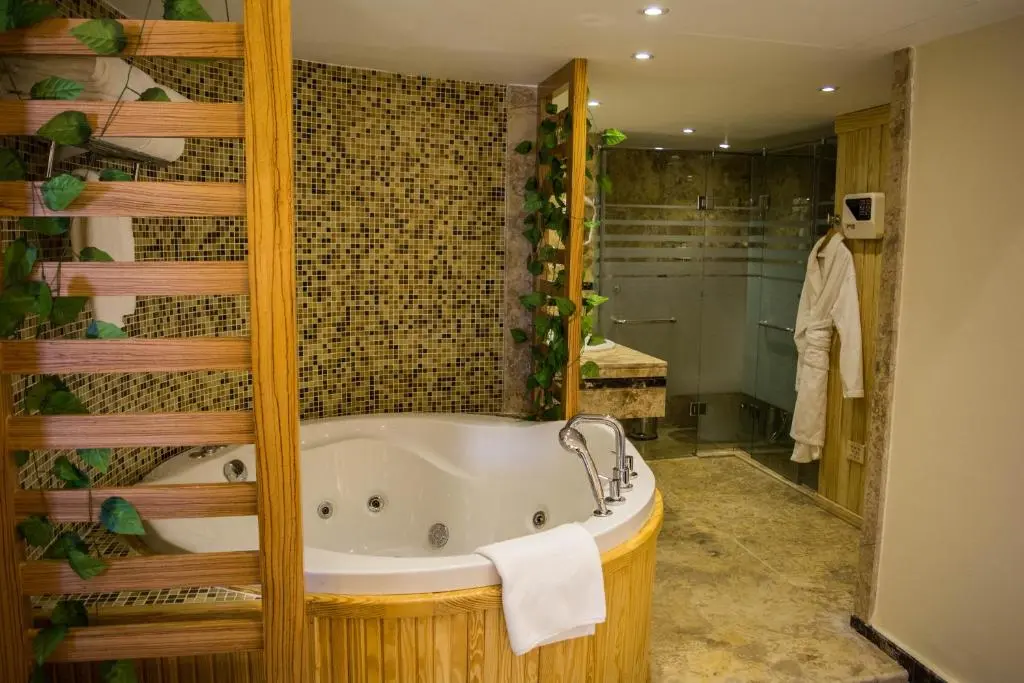 Suite with Spa Bath
