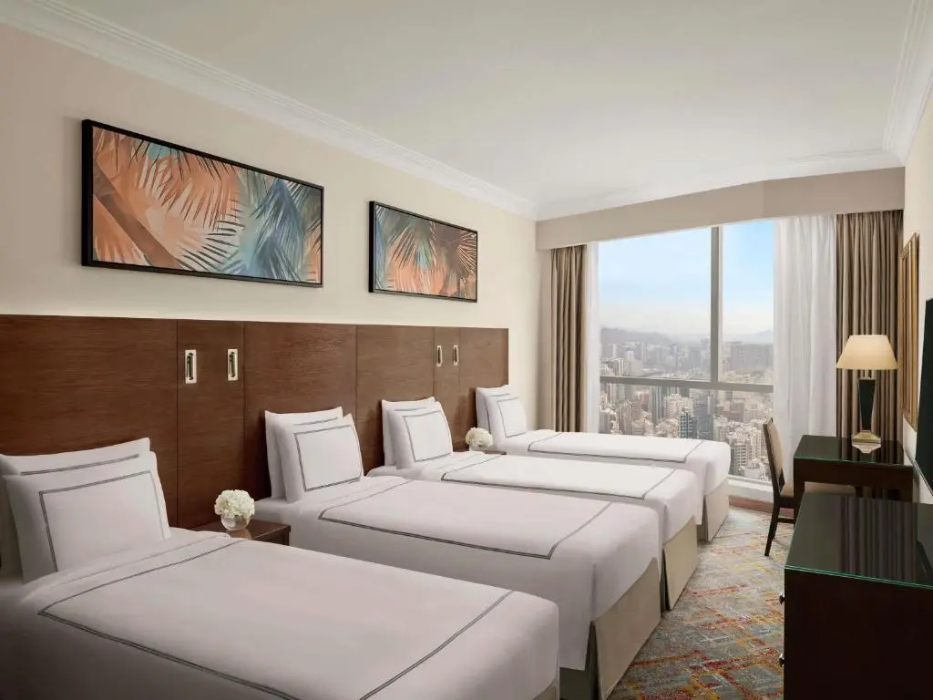 Classic Quadruple Room with City View