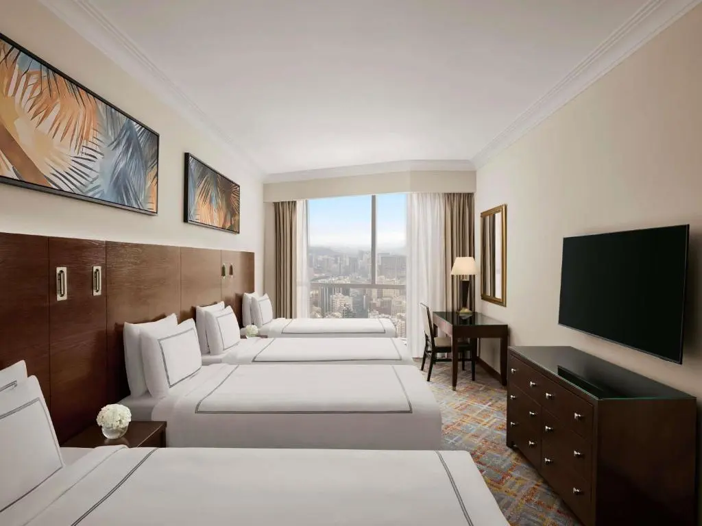 Classic Quadruple Room with City View