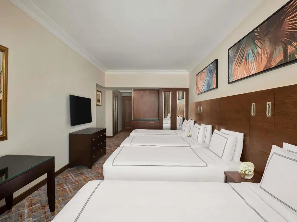 Classic Quadruple Room with City View