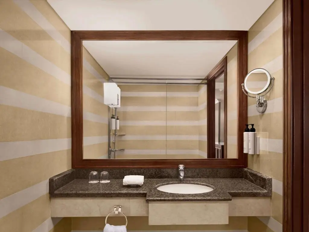 Classic Quadruple Room with City View
