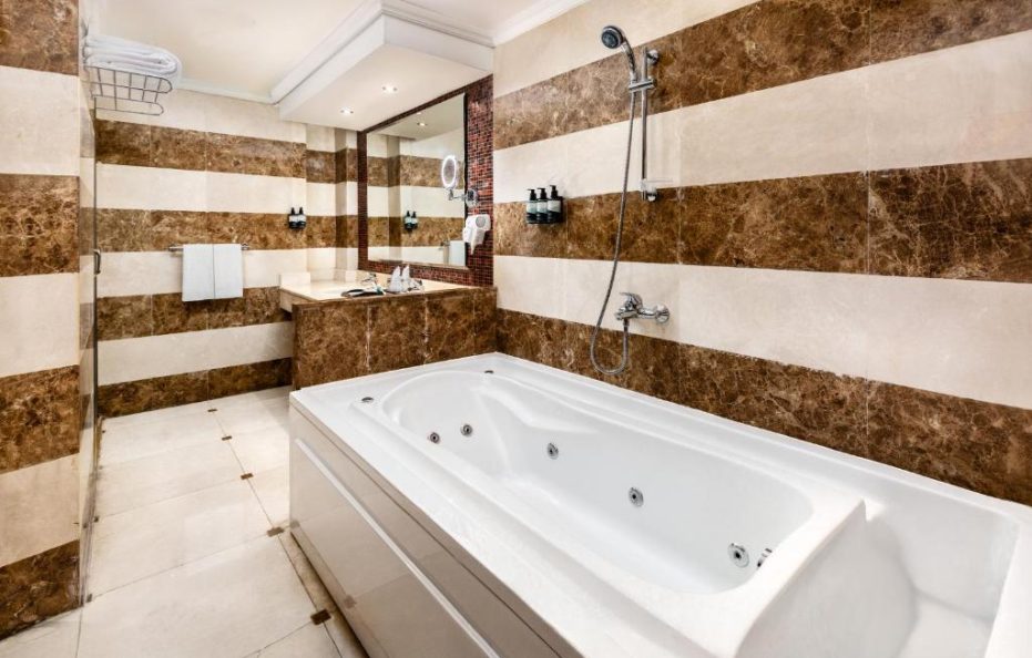 Millennium Al Aqeeq Hotel