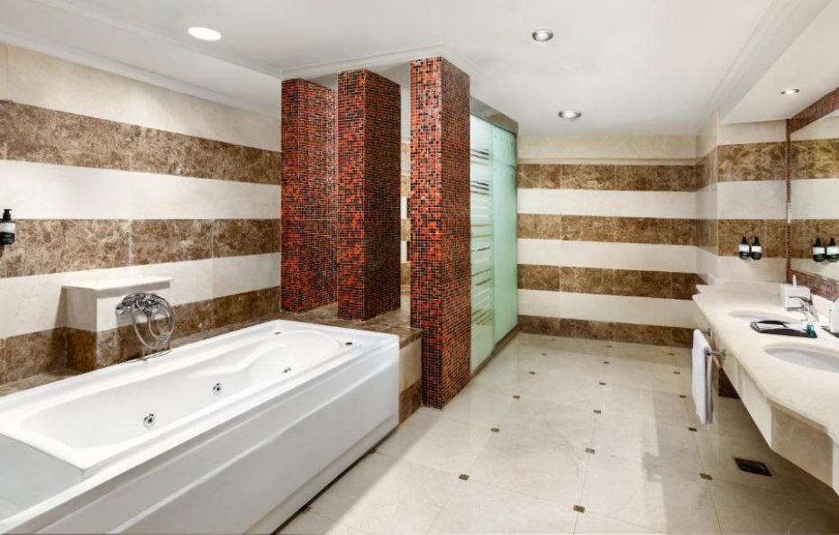Millennium Al Aqeeq Hotel